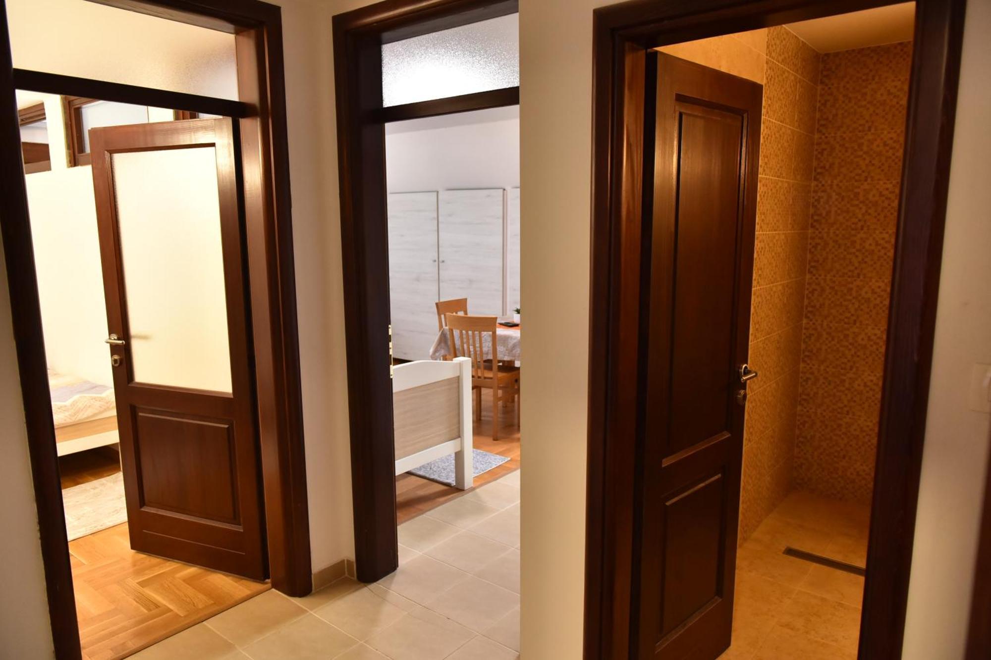 Apartments Ravno Pluzine Bilik gambar