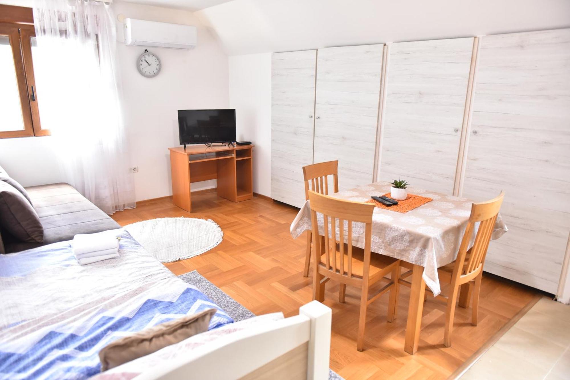 Apartments Ravno Pluzine Bilik gambar