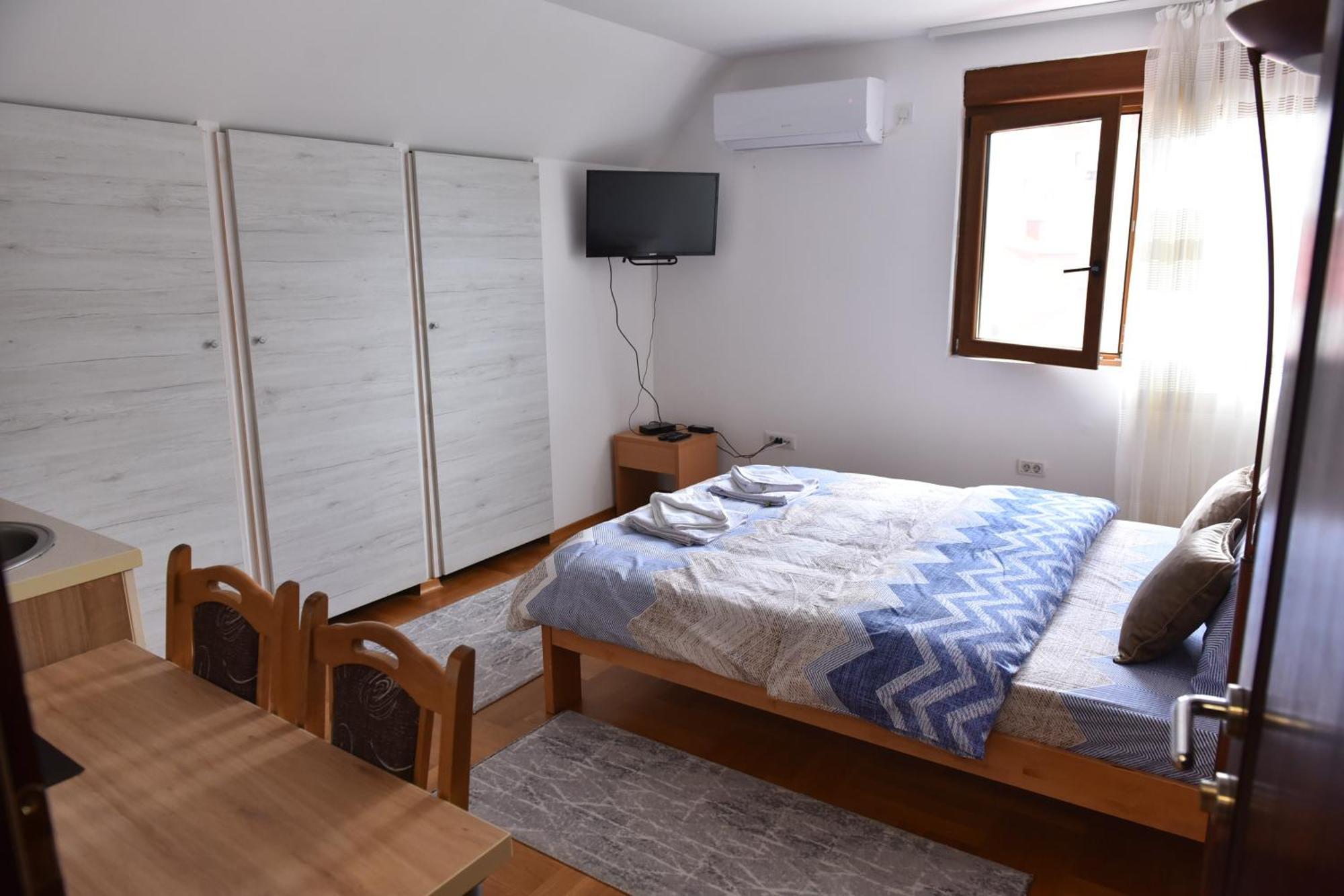 Apartments Ravno Pluzine Bilik gambar
