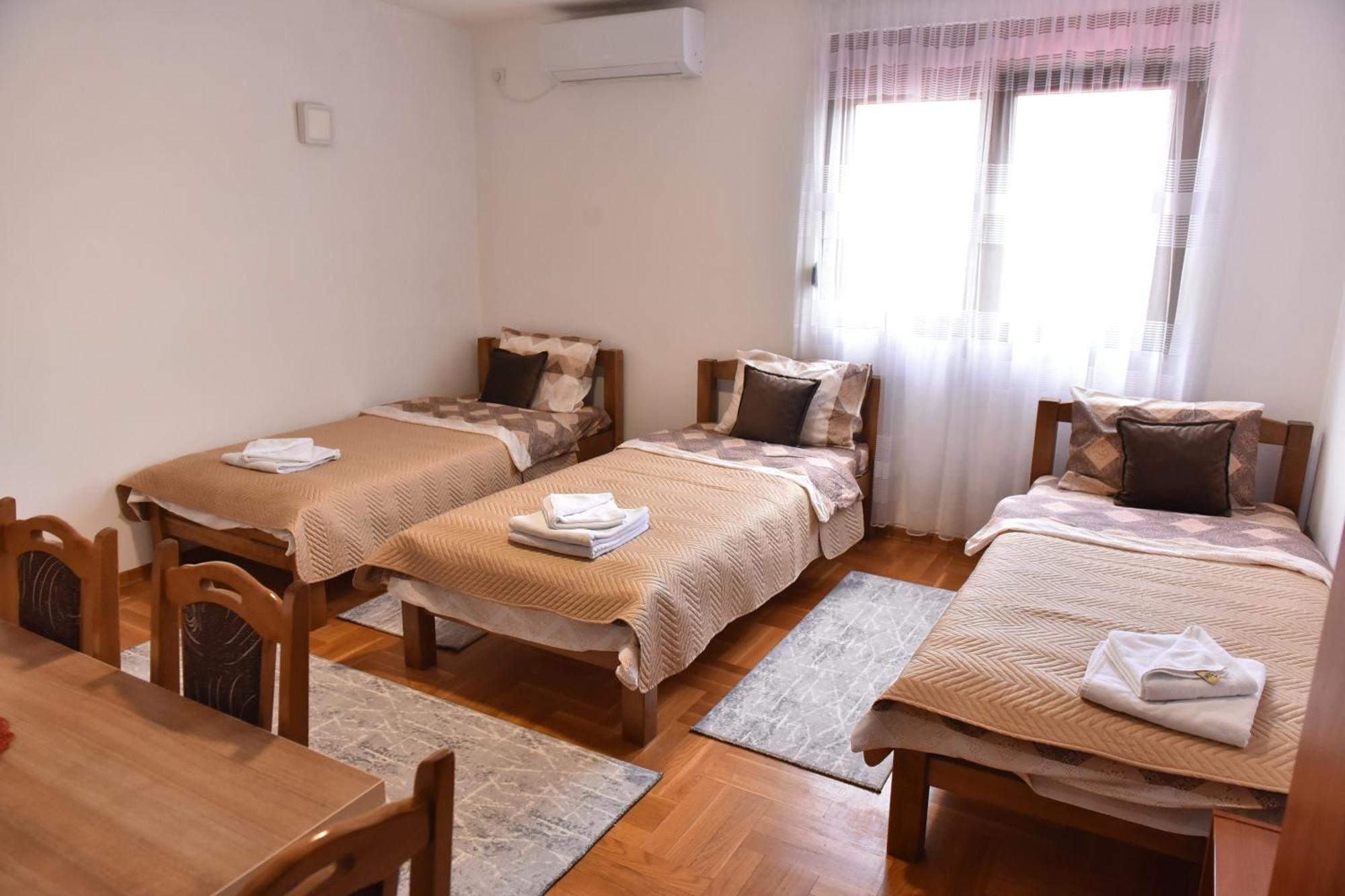 Apartments Ravno Pluzine Bilik gambar
