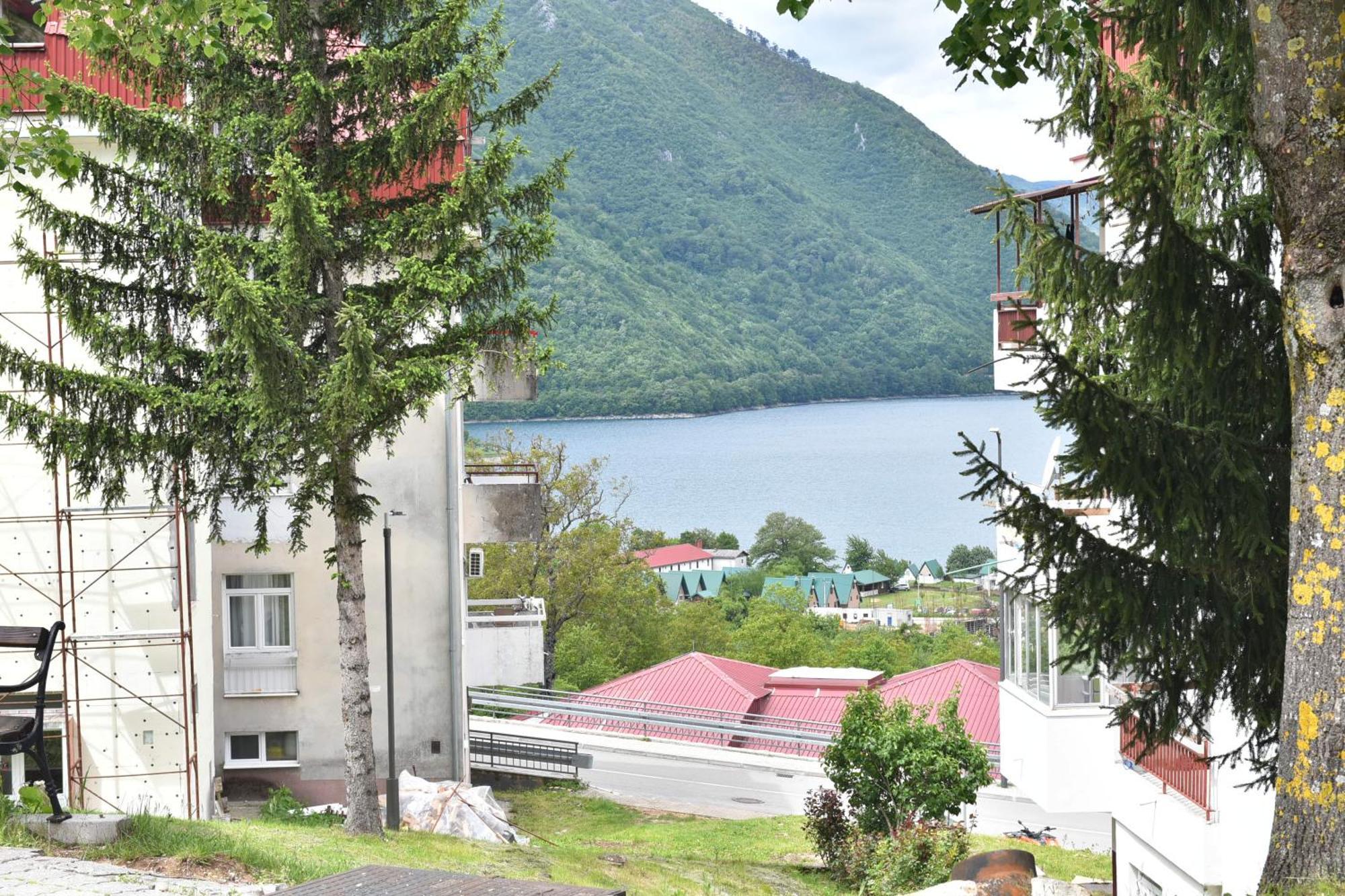 Apartments Ravno Pluzine Luaran gambar