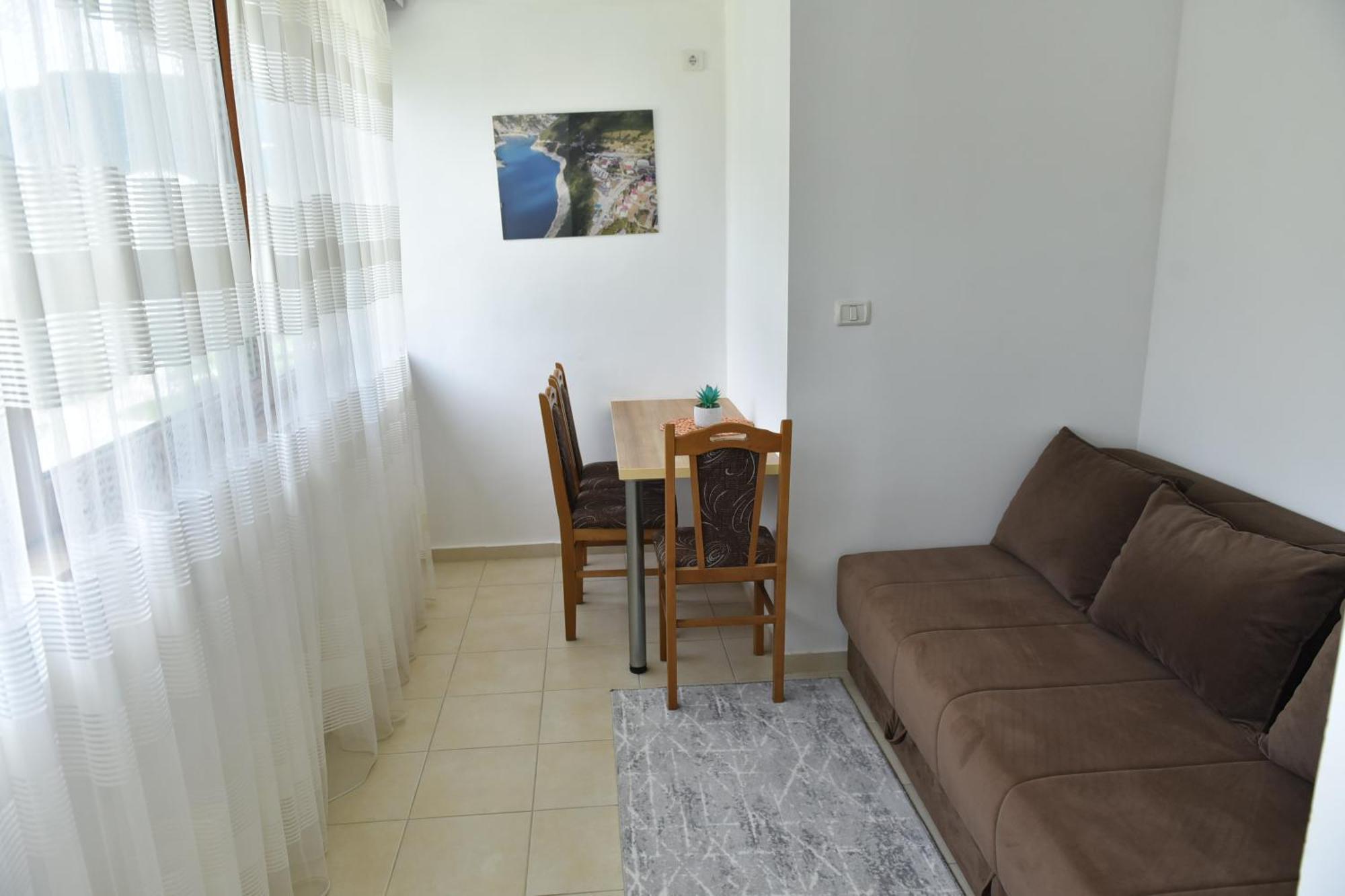 Apartments Ravno Pluzine Bilik gambar