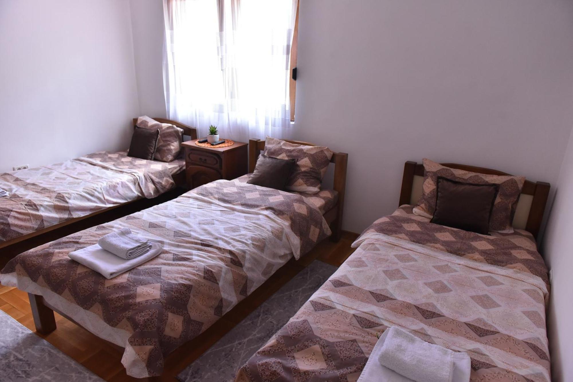 Apartments Ravno Pluzine Luaran gambar
