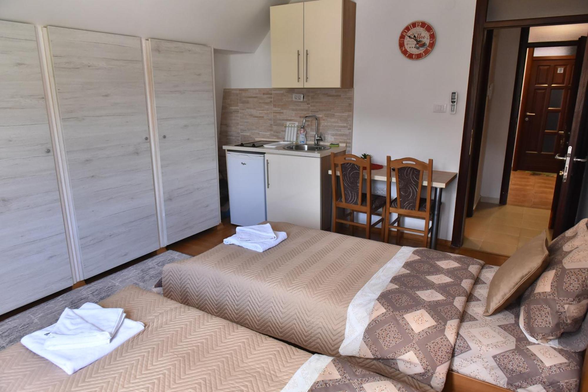 Apartments Ravno Pluzine Luaran gambar